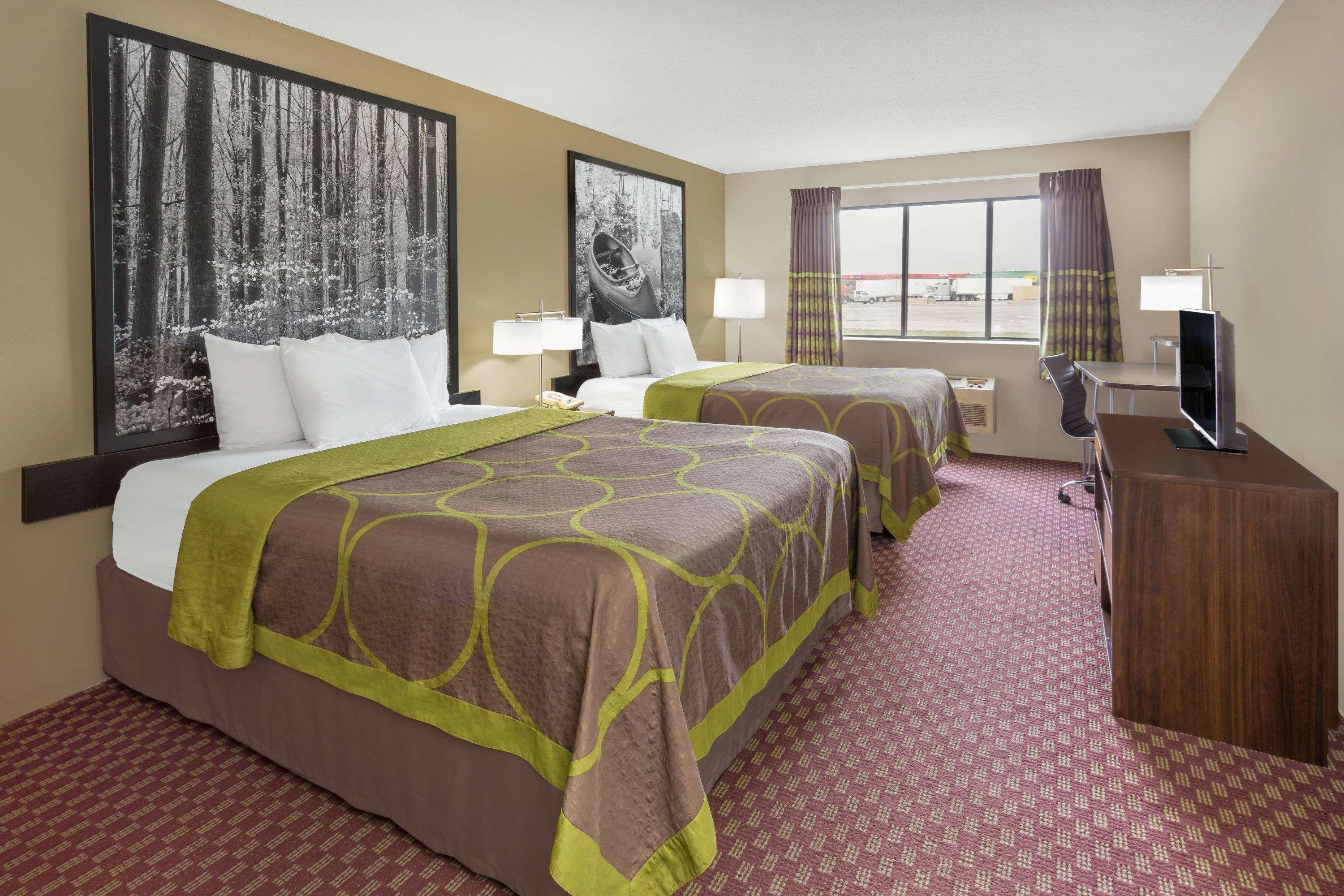 Super 8 By Wyndham Hebron Lowell Area Zewnętrze zdjęcie
