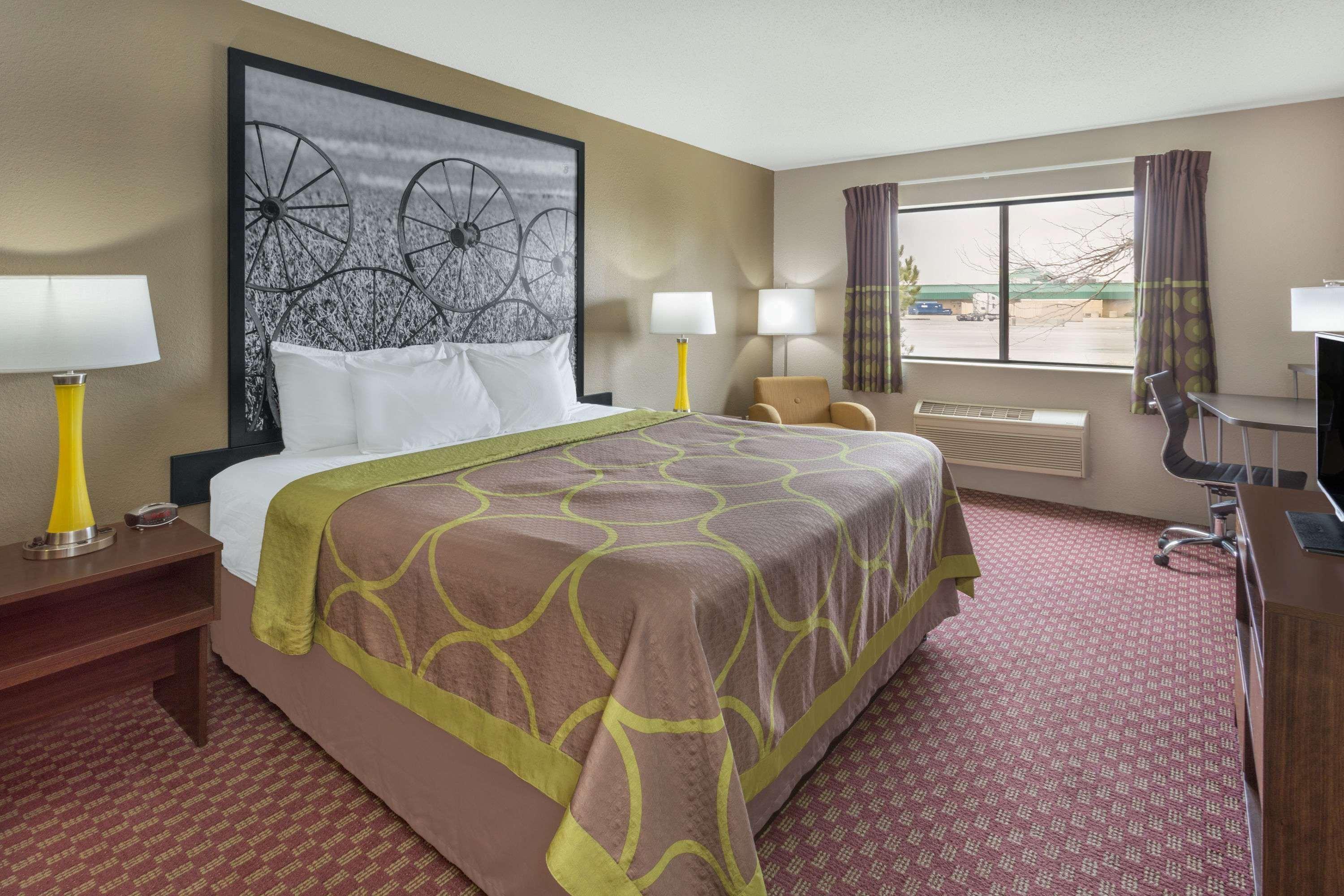 Super 8 By Wyndham Hebron Lowell Area Zewnętrze zdjęcie