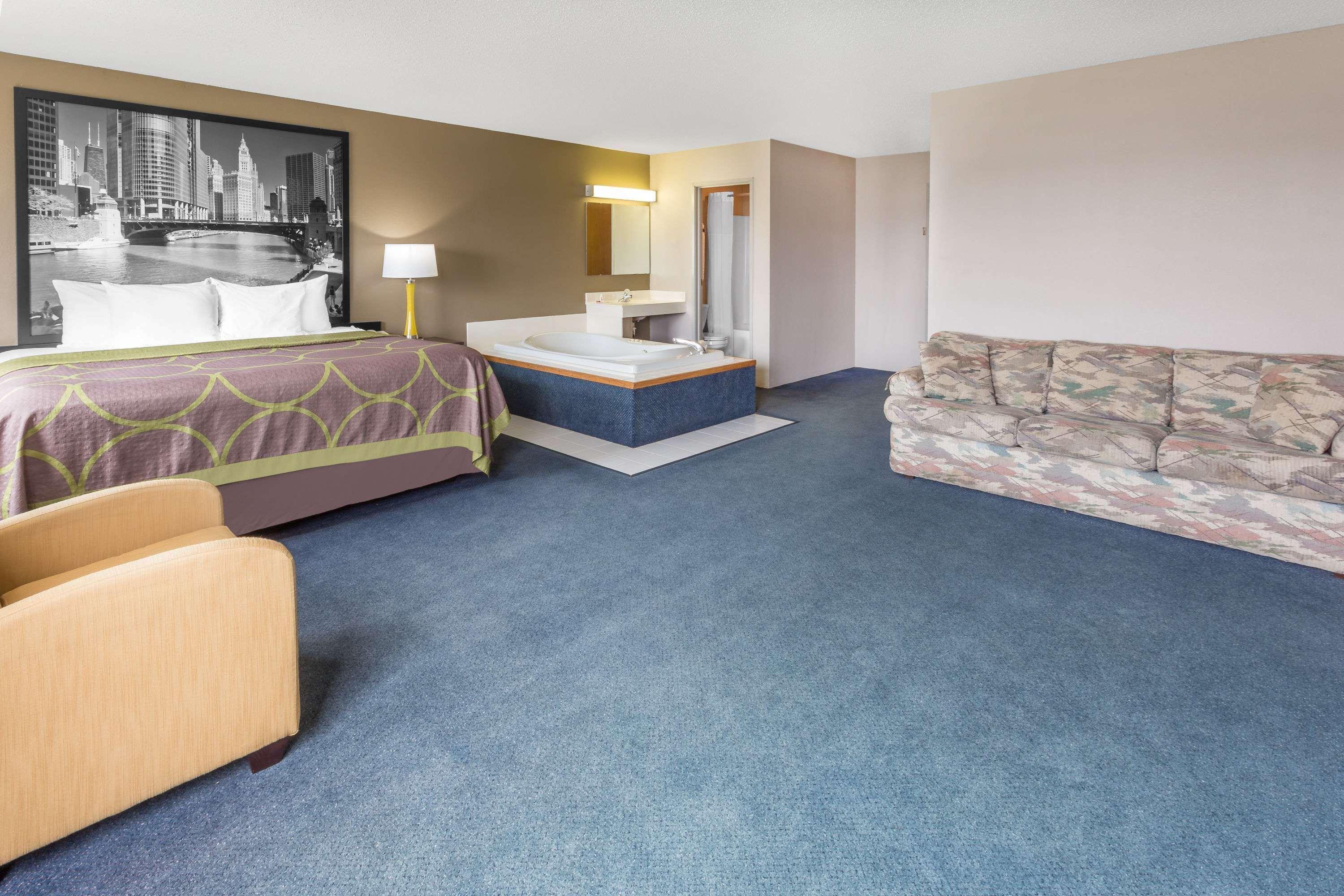 Super 8 By Wyndham Hebron Lowell Area Zewnętrze zdjęcie
