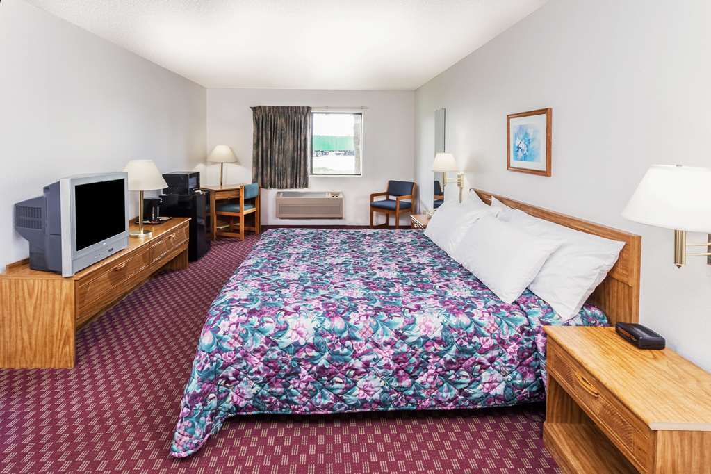 Super 8 By Wyndham Hebron Lowell Area Pokój zdjęcie